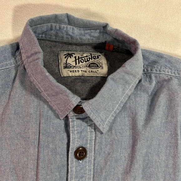 HOWLER Bros Large Short Sleeve Button-Up Shirt - Light Blue Denim - Picture 3 of 6